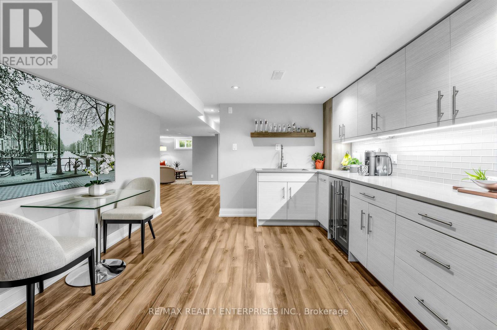 315 Swinburne Road, Burlington, ON - Indoor