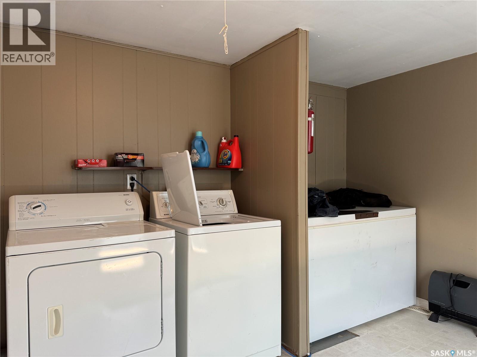 410 6Th Street E, Wynyard, SK - Indoor Photo Showing Laundry Room