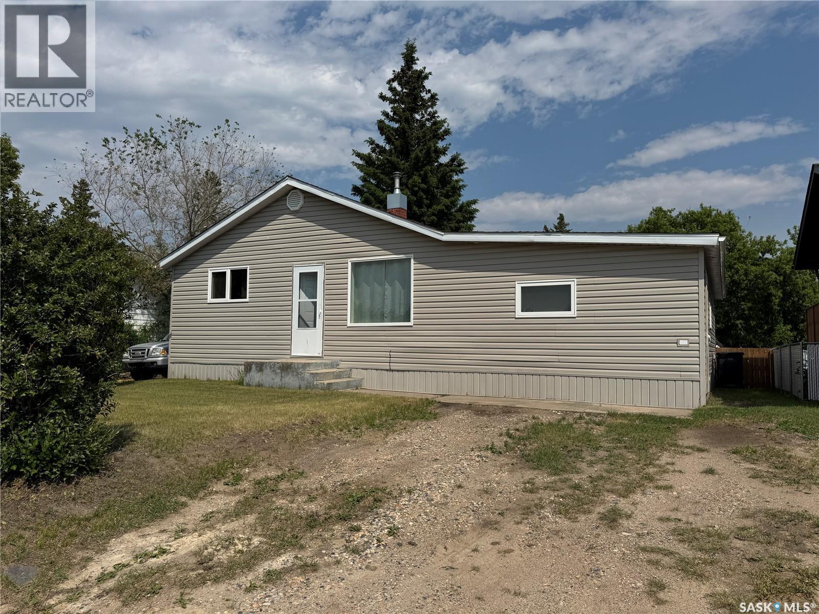 410 6Th Street E, Wynyard, SK - Outdoor