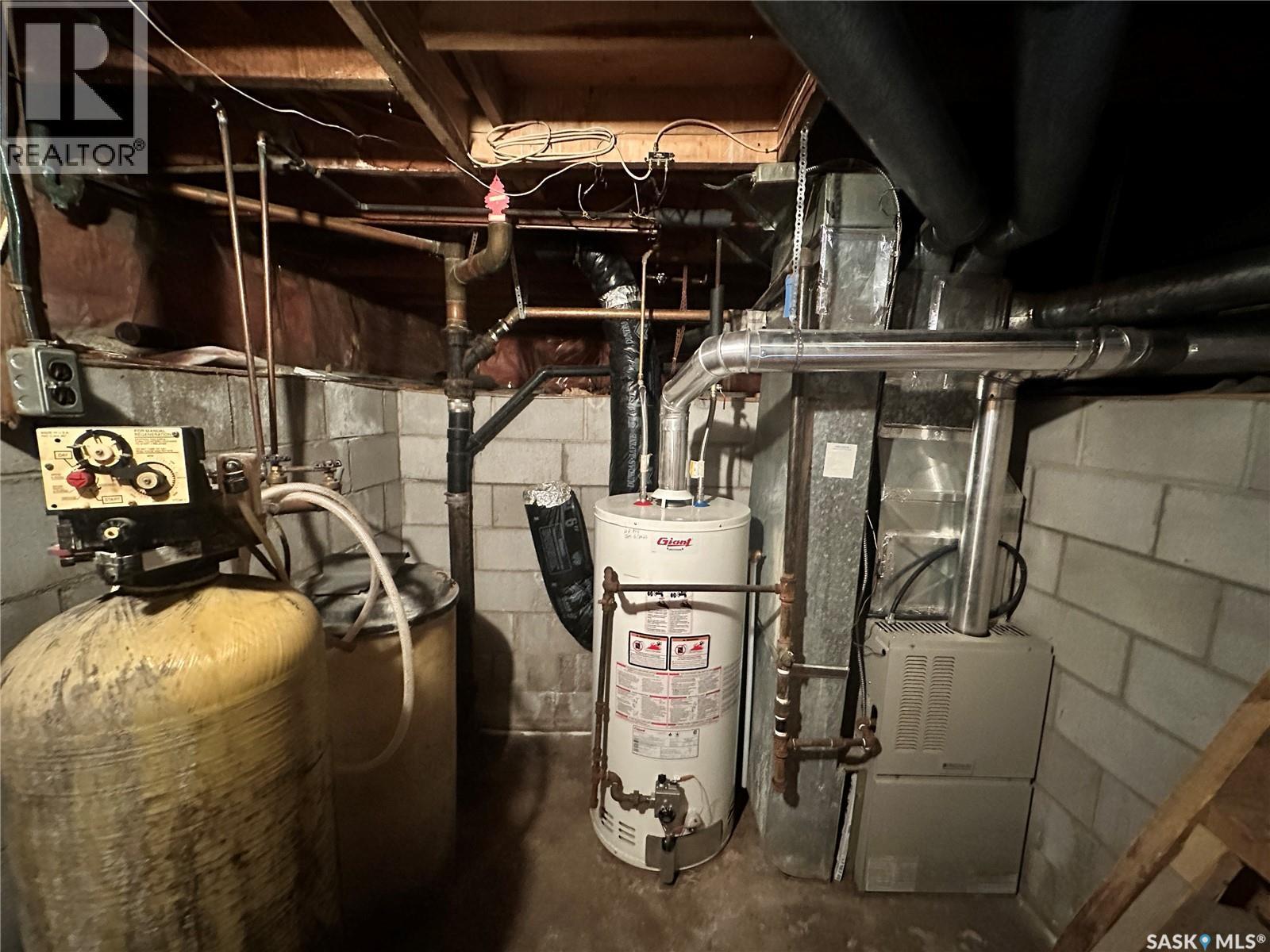 410 6Th Street E, Wynyard, SK - Indoor Photo Showing Basement