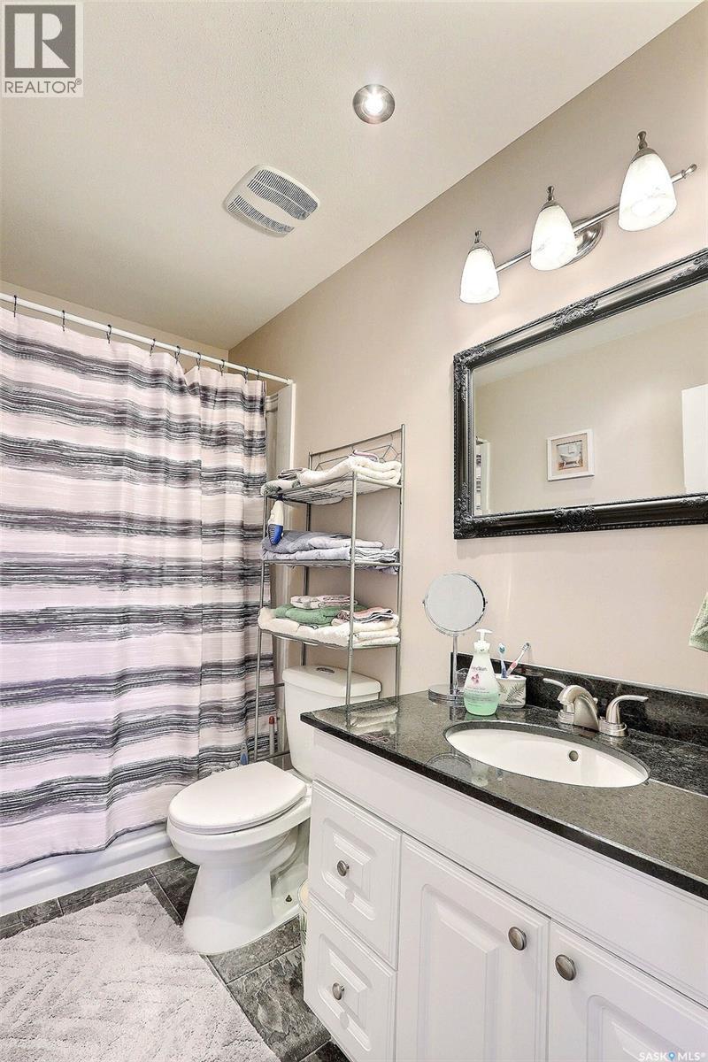 122 Macarthur Drive, Prince Albert, SK - Indoor Photo Showing Bathroom