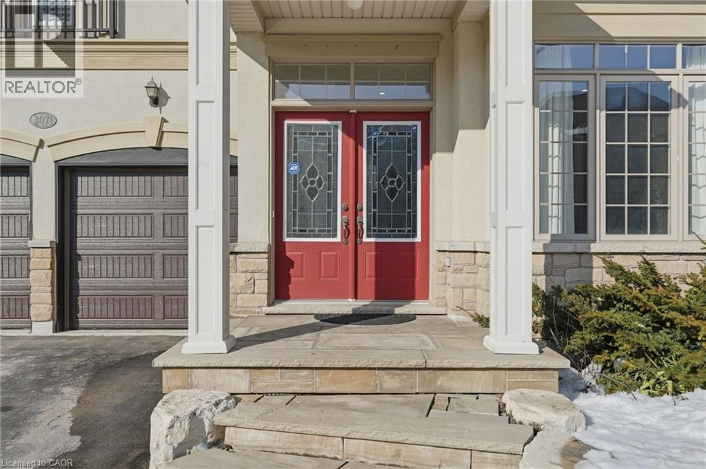 3071 Jenn Avenue, Burlington, ON - Outdoor