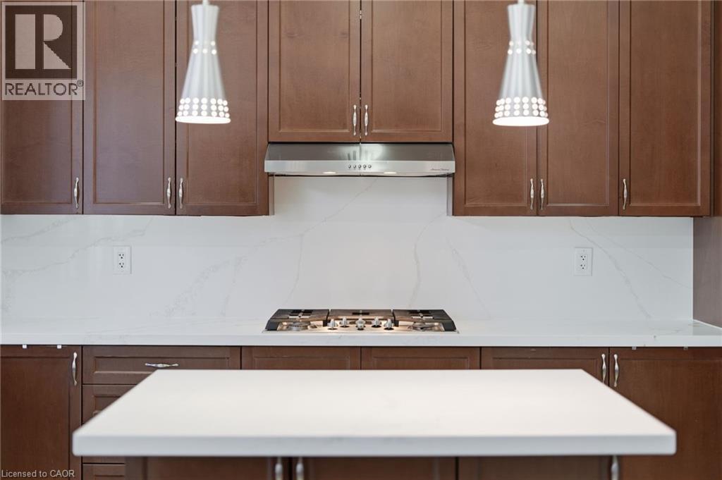 3071 Jenn Avenue, Burlington, ON - Indoor Photo Showing Kitchen
