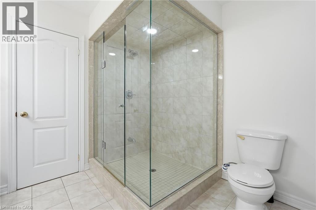 3071 Jenn Avenue, Burlington, ON - Indoor Photo Showing Bathroom