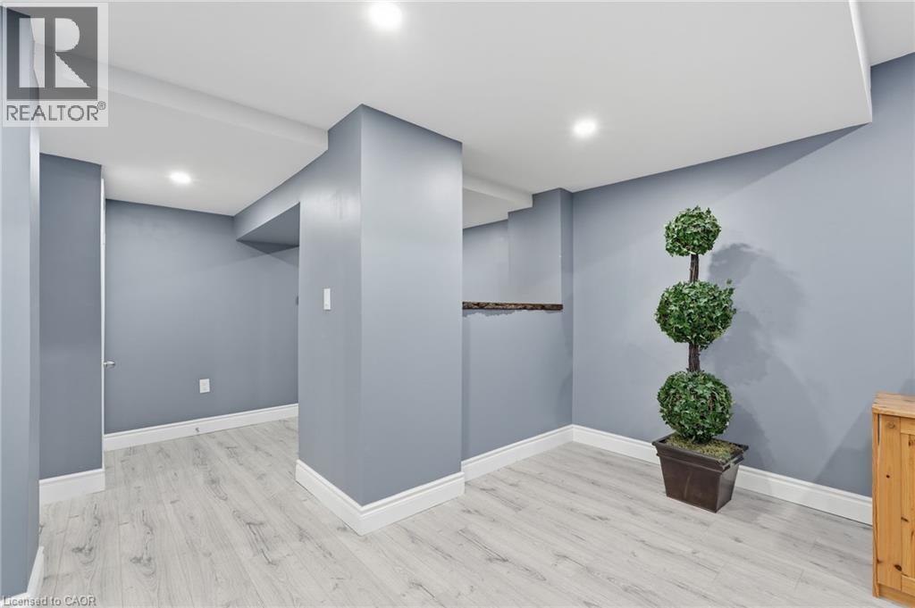 3071 Jenn Avenue, Burlington, ON - Indoor