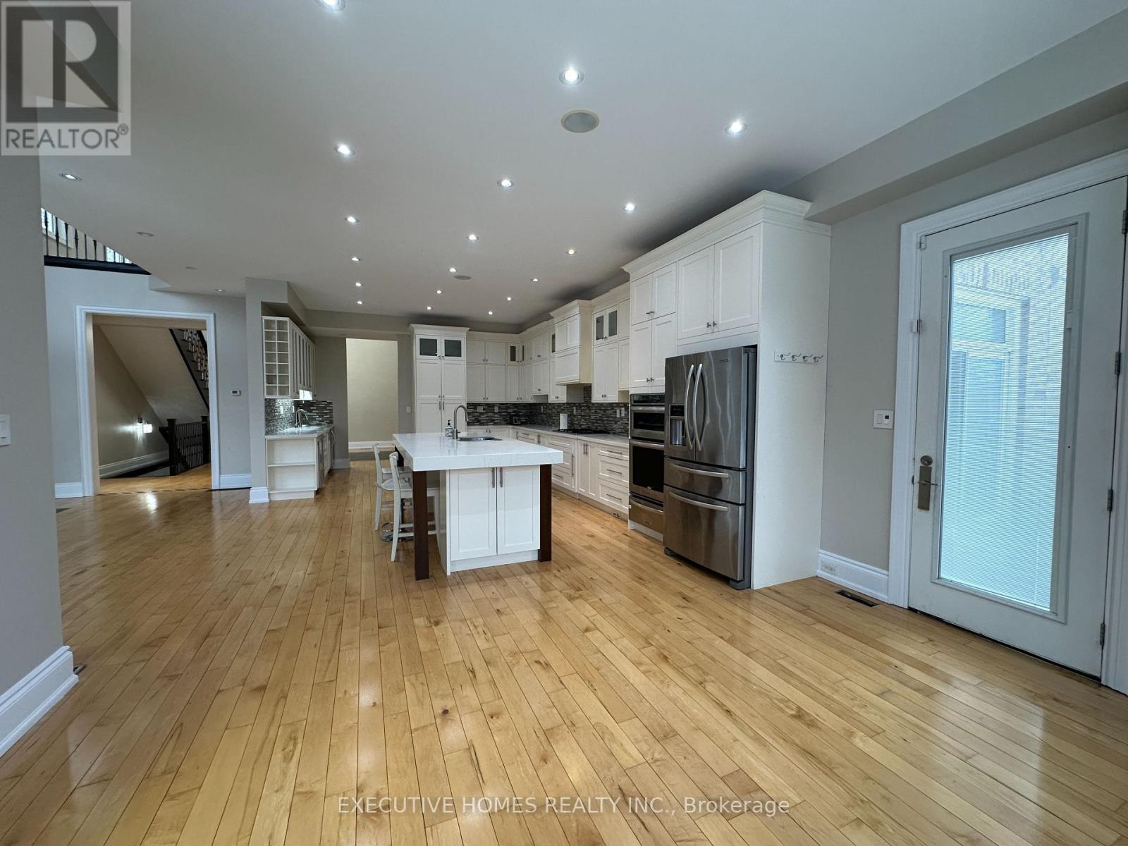 2613 Fifth Line W, Mississauga, ON - Indoor Photo Showing Kitchen