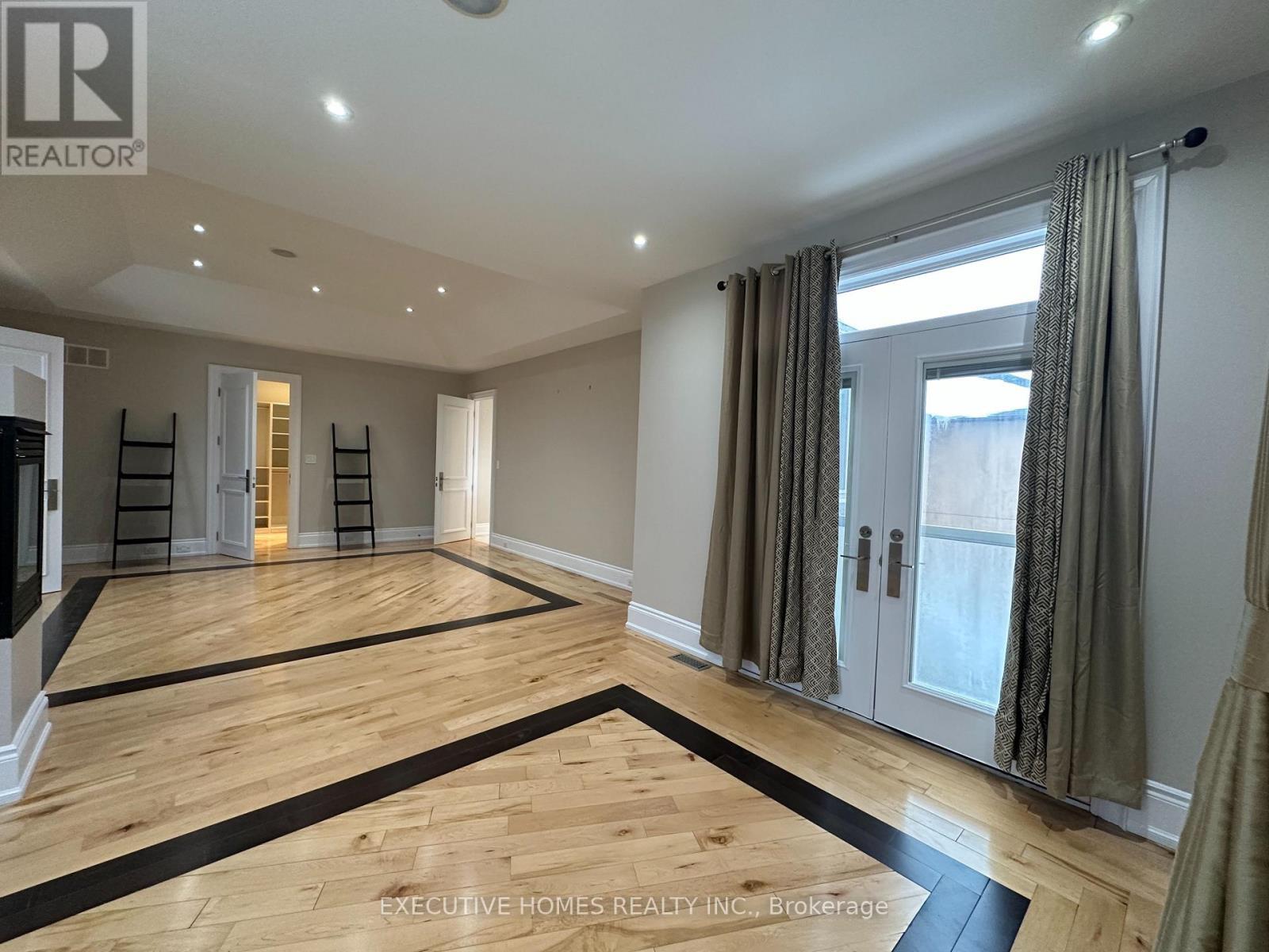 2613 Fifth Line W, Mississauga, ON - Indoor Photo Showing Other Room