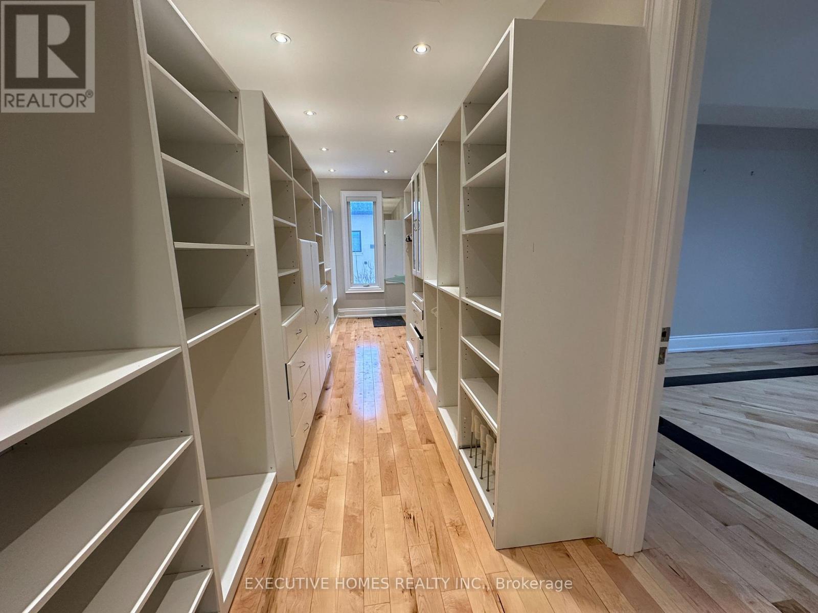 2613 Fifth Line W, Mississauga, ON - Indoor