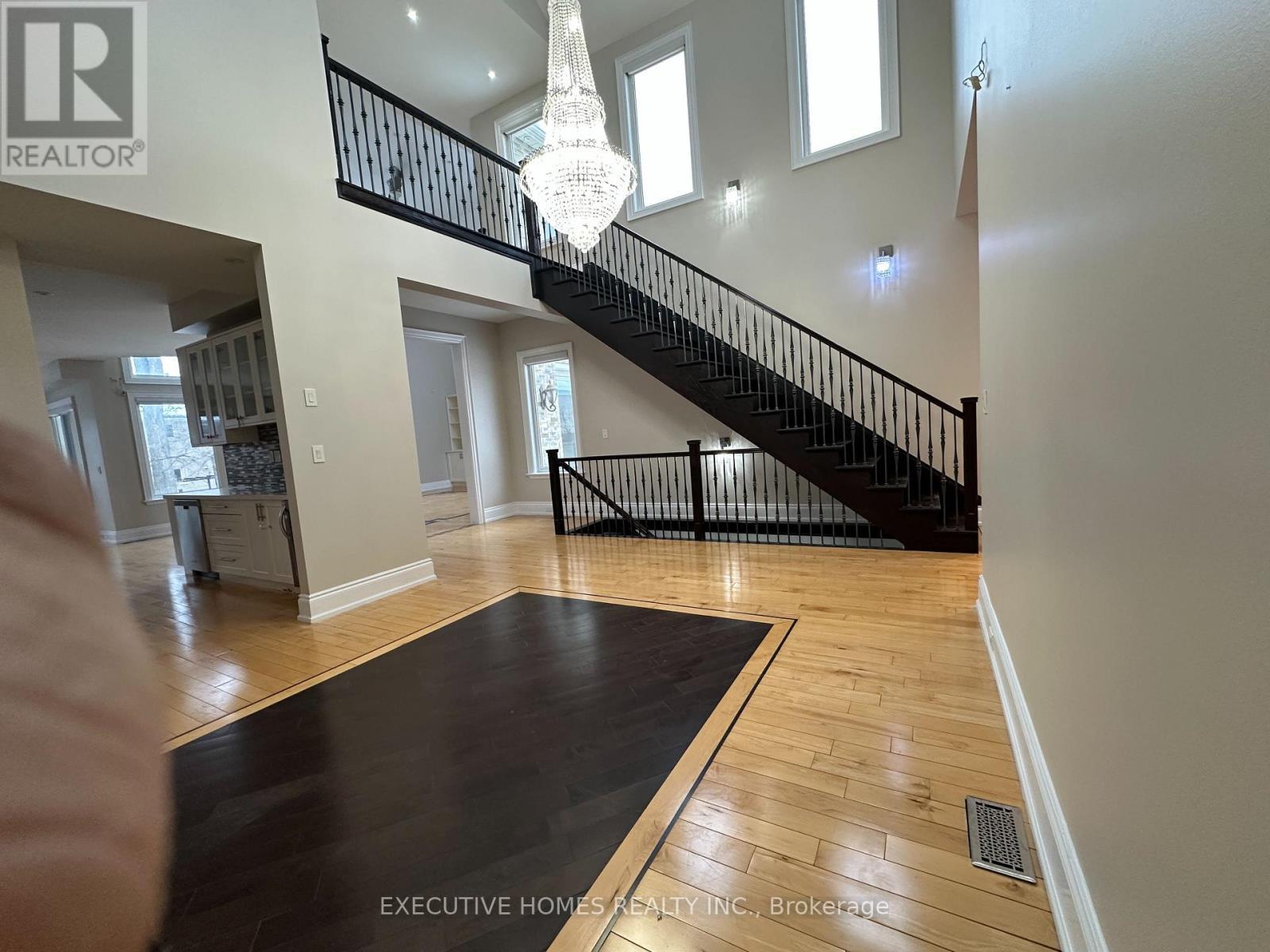 2613 Fifth Line W, Mississauga, ON - Indoor Photo Showing Other Room