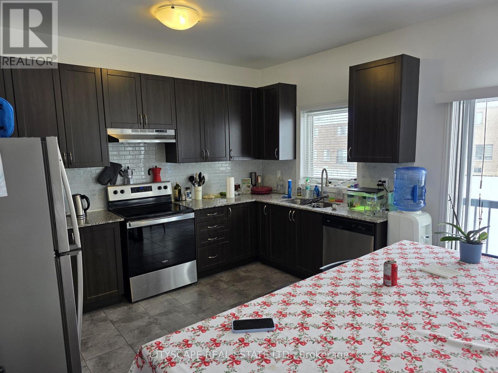 Kitchen - 351 Ridley Crescent, Southgate, ON - Indoor Photo Showing Kitchen With Stainless Steel Kitchen