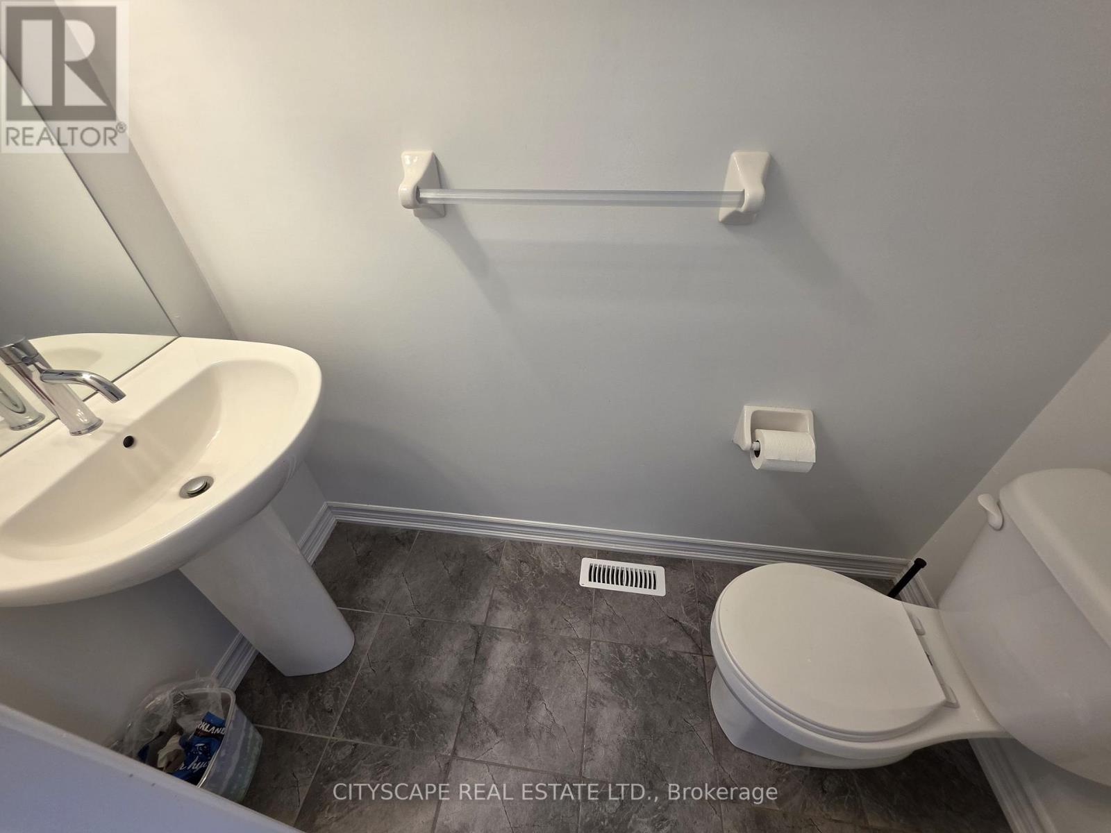 Main Floor 2pc Bathroom - 351 Ridley Crescent, Southgate, ON - Indoor Photo Showing Bathroom