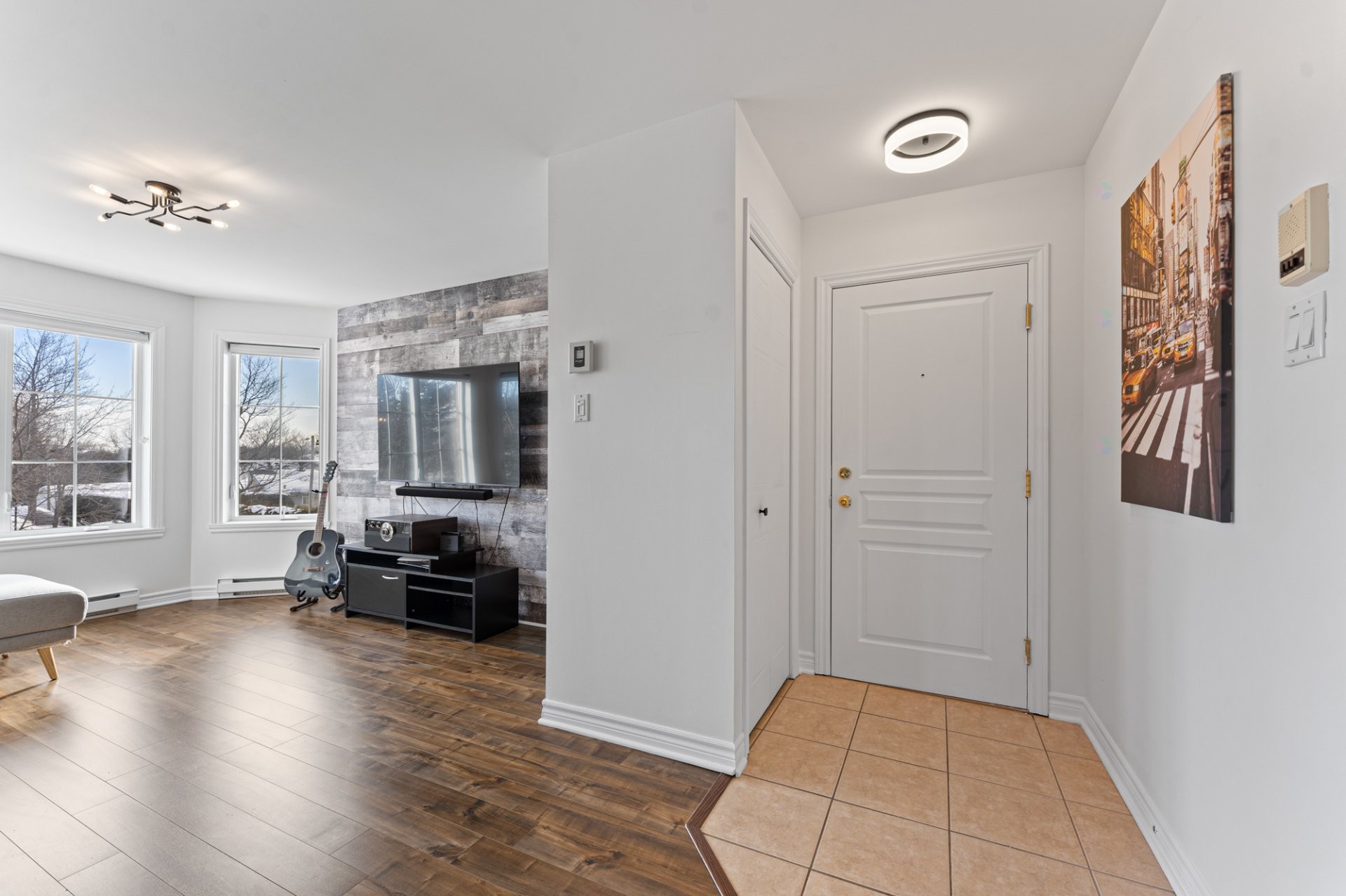 Mud Room - 8-990 Rue Melançon, Saint-Jérôme, QC - Indoor Photo Showing Living Room