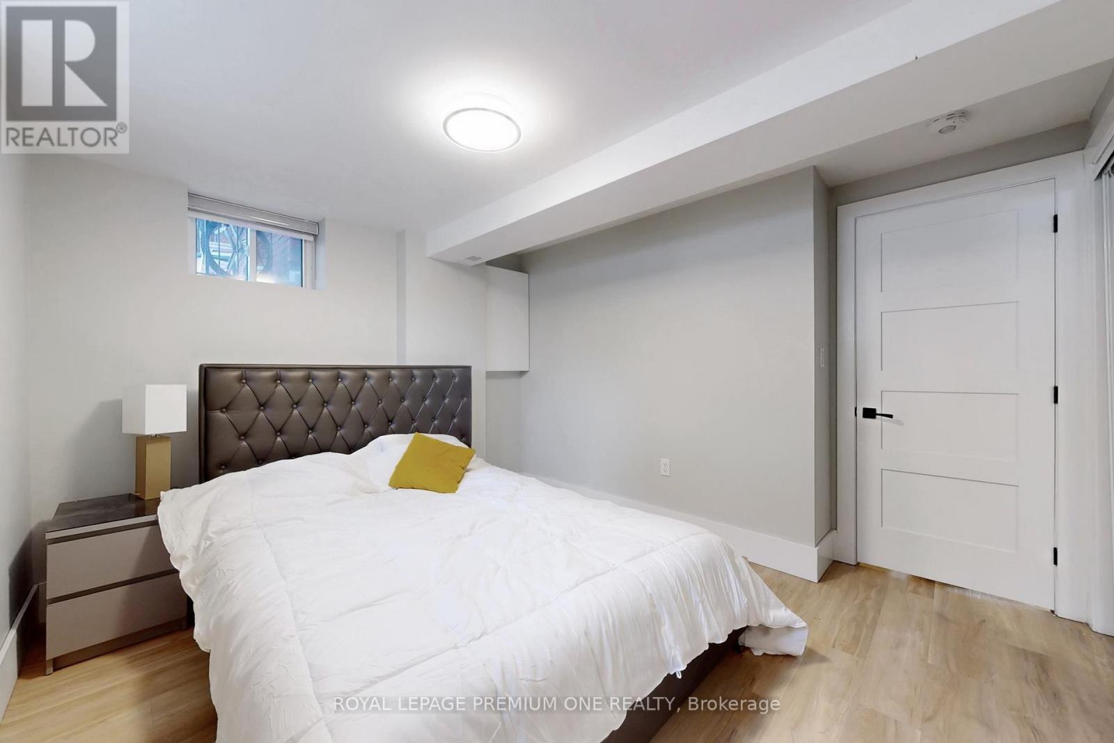 223 Manning Avenue, Toronto, ON - Indoor Photo Showing Bedroom