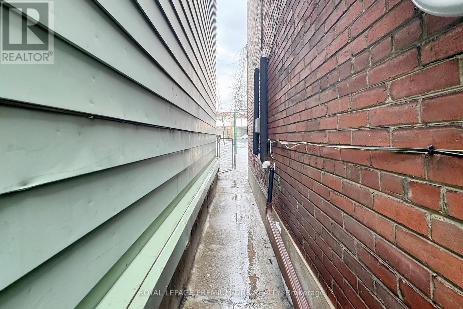 223 Manning Avenue, Toronto, ON -