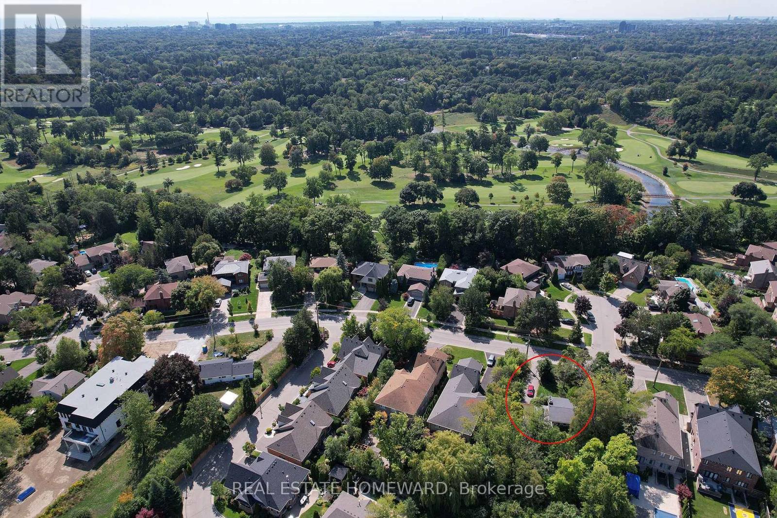 Golf course across the street - 2441 Old Carriage Road, Mississauga, ON - Outdoor With View