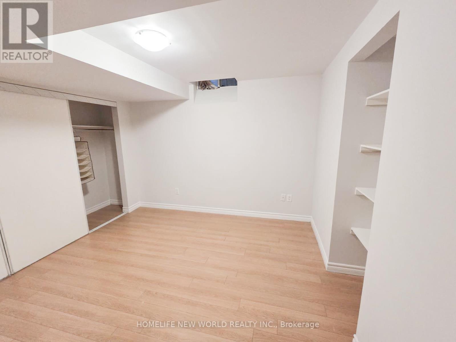 4 Belgrave Square, Markham, ON - Indoor Photo Showing Other Room