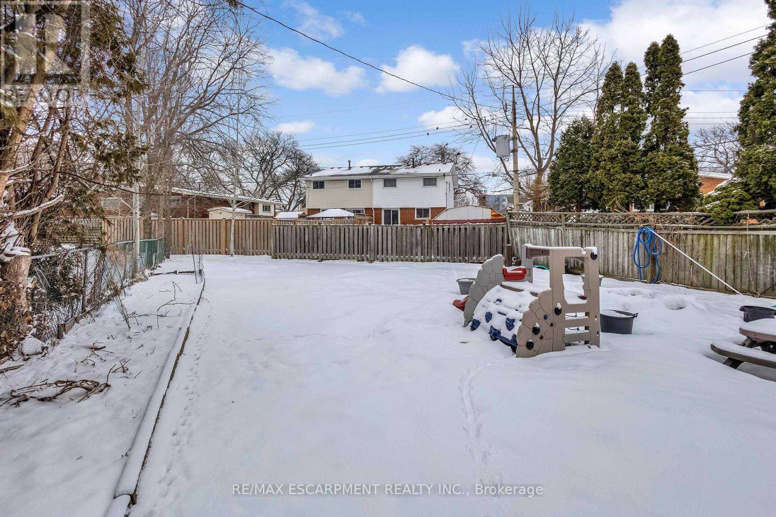 5 Carrington Court, Hamilton, ON - Outdoor