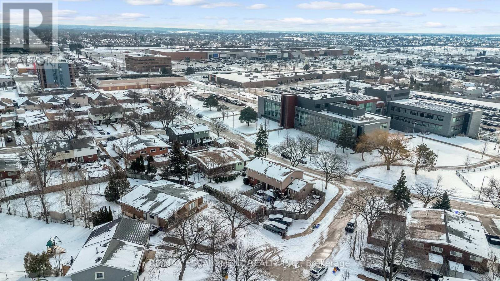 5 Carrington Court, Hamilton, ON - Outdoor With View