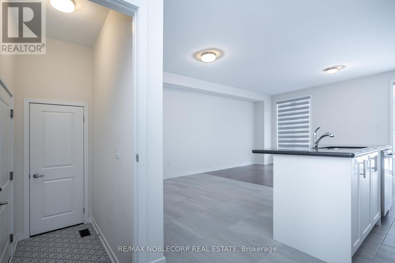 34 Singhampton Road, Vaughan, ON - Indoor Photo Showing Other Room