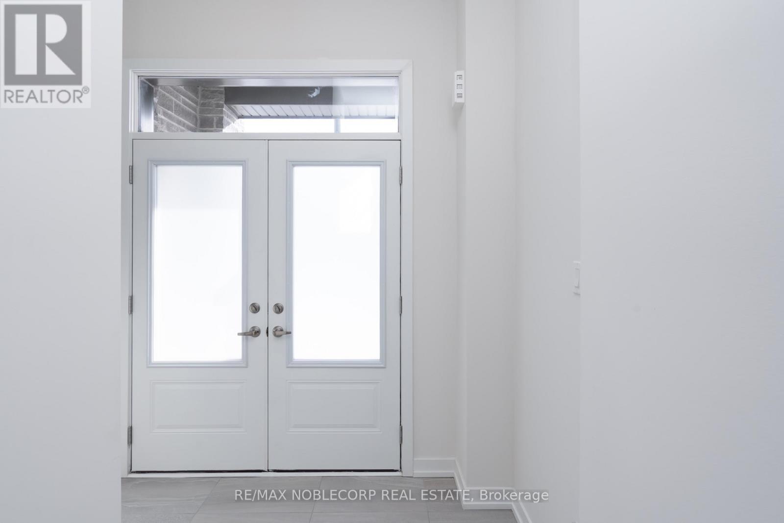 34 Singhampton Road, Vaughan, ON - Indoor Photo Showing Other Room