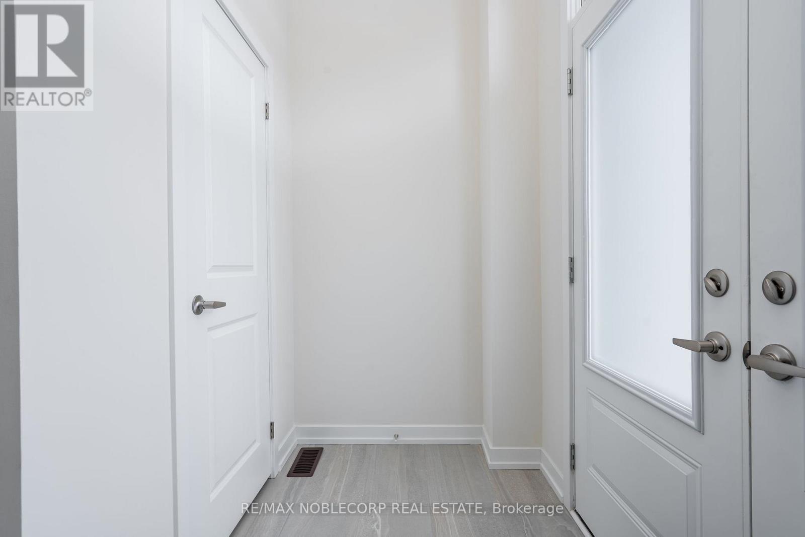 34 Singhampton Road, Vaughan, ON - Indoor Photo Showing Other Room