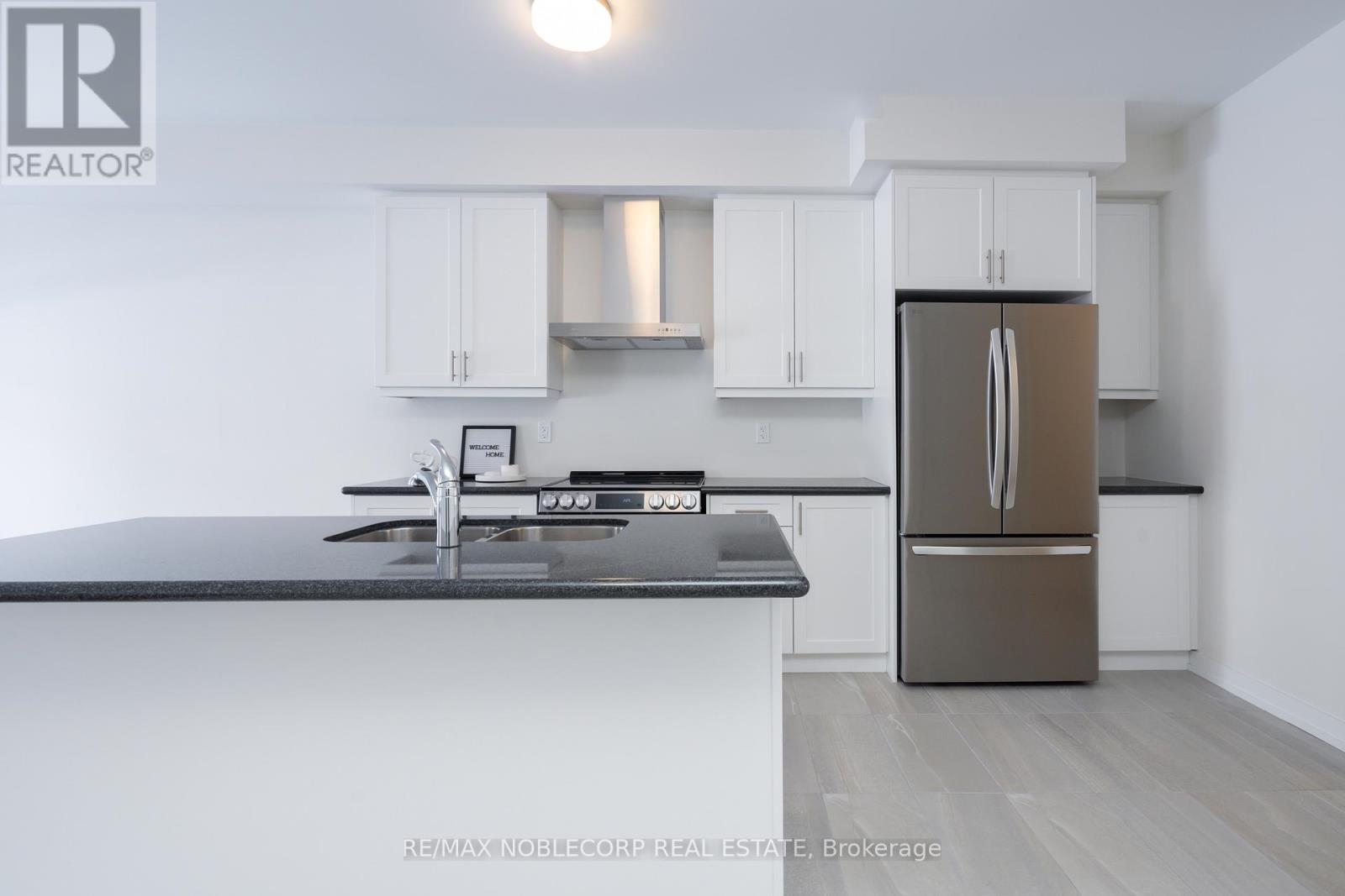 34 Singhampton Road, Vaughan, ON - Indoor Photo Showing Kitchen With Stainless Steel Kitchen With Double Sink