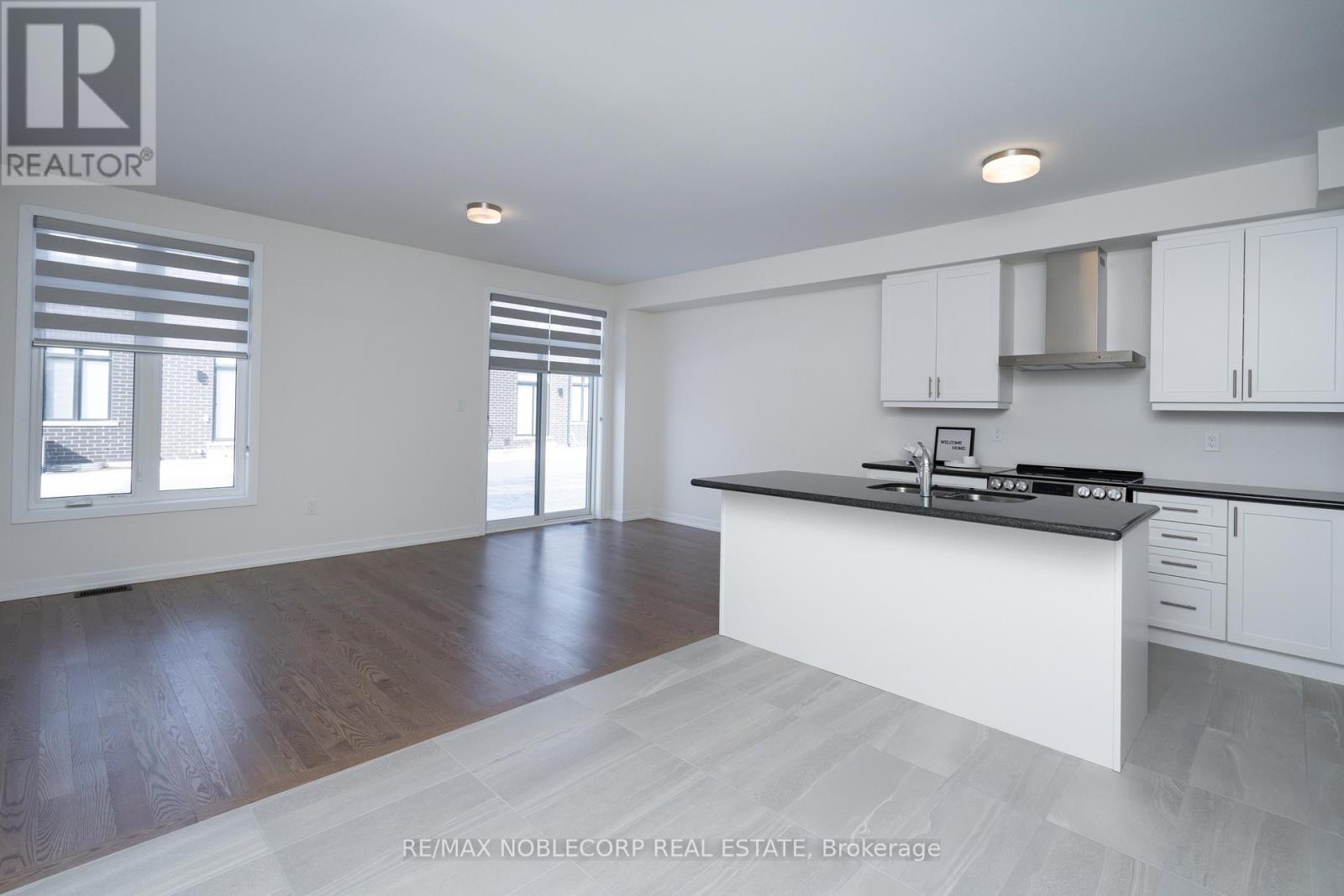 34 Singhampton Road, Vaughan, ON - Indoor Photo Showing Kitchen