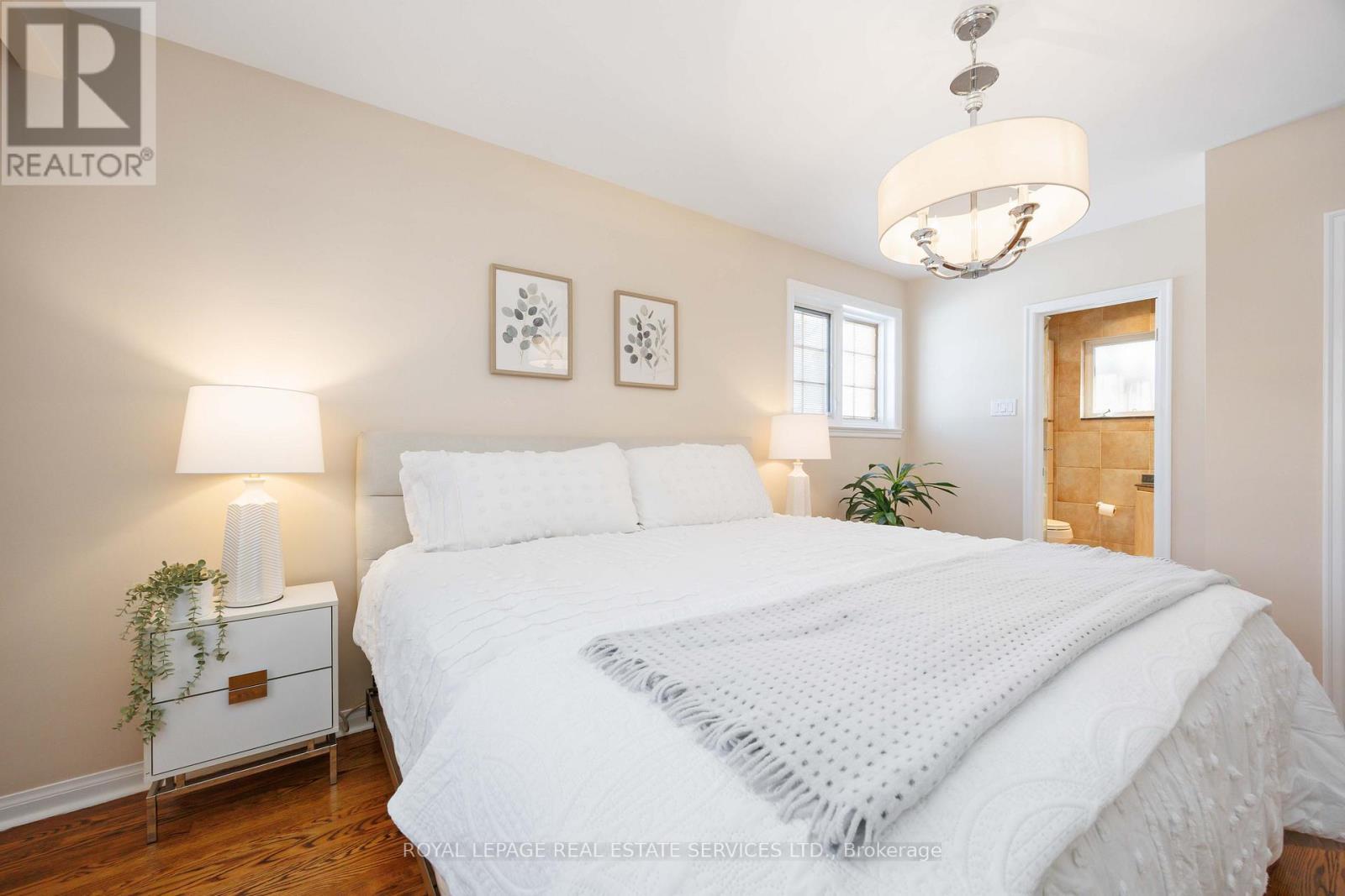 2 Cherry Post Crescent, Toronto, ON - Indoor Photo Showing Bedroom
