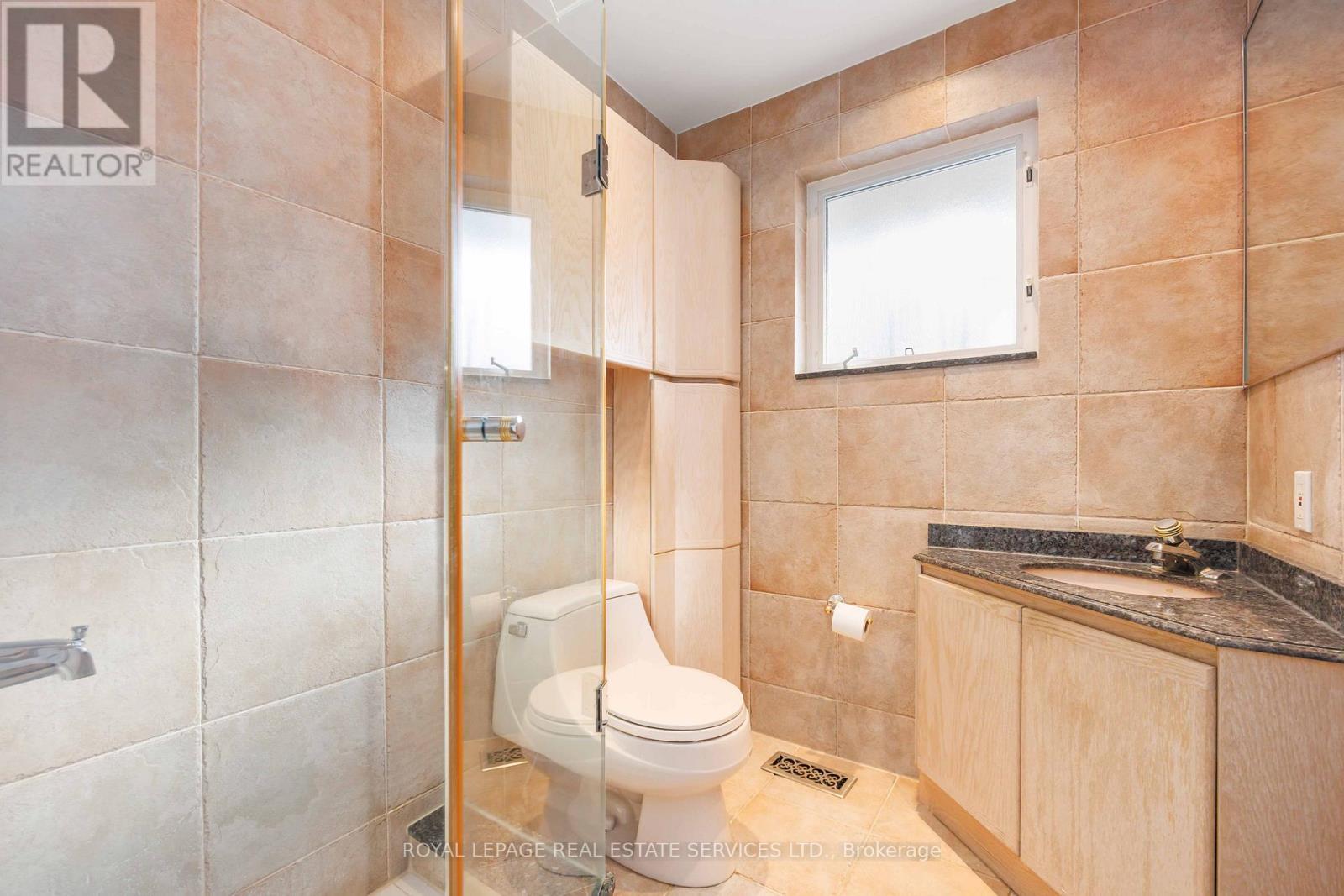 2 Cherry Post Crescent, Toronto, ON - Indoor Photo Showing Bathroom