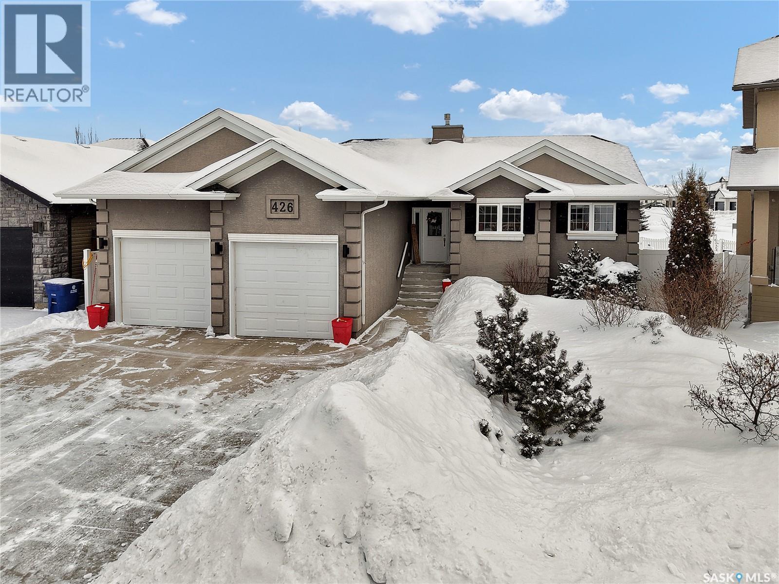 426 Lyle Crescent, Warman, SK - Outdoor With Facade