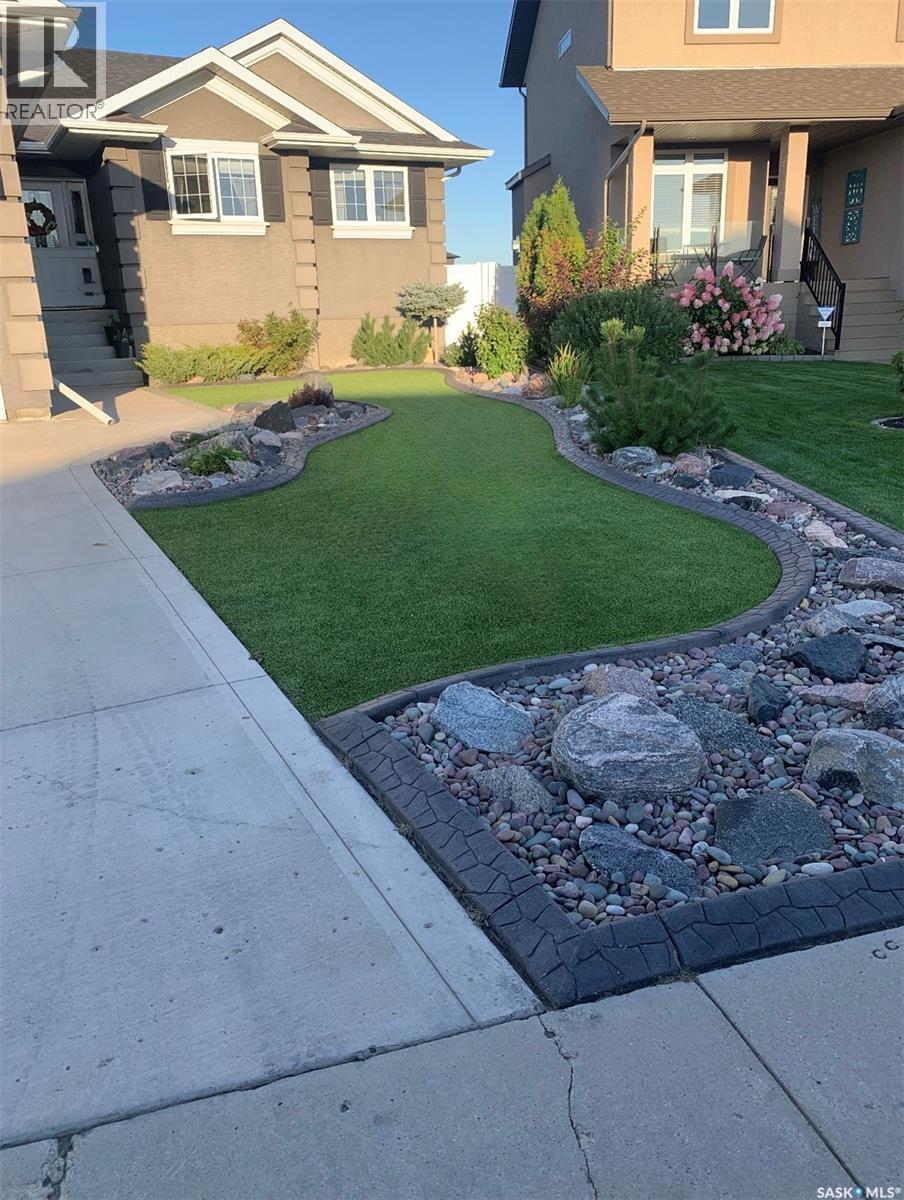 426 Lyle Crescent, Warman, SK - Outdoor