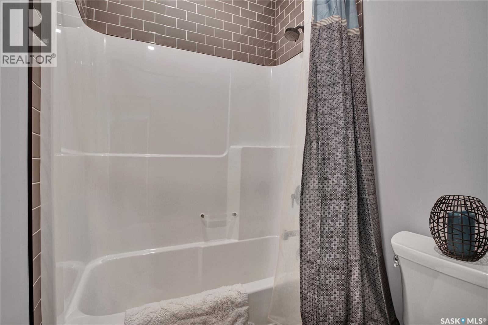 426 Lyle Crescent, Warman, SK - Indoor Photo Showing Bathroom