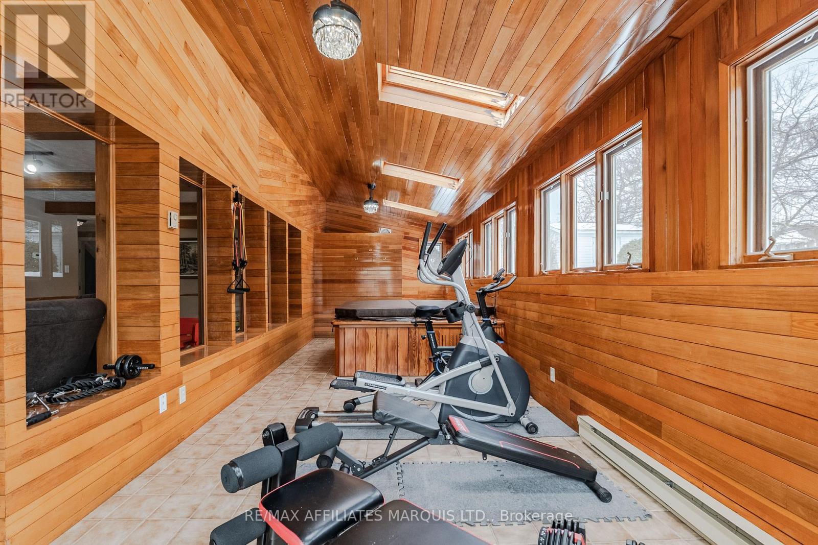219 Pescod Avenue, Cornwall, ON - Indoor Photo Showing Gym Room