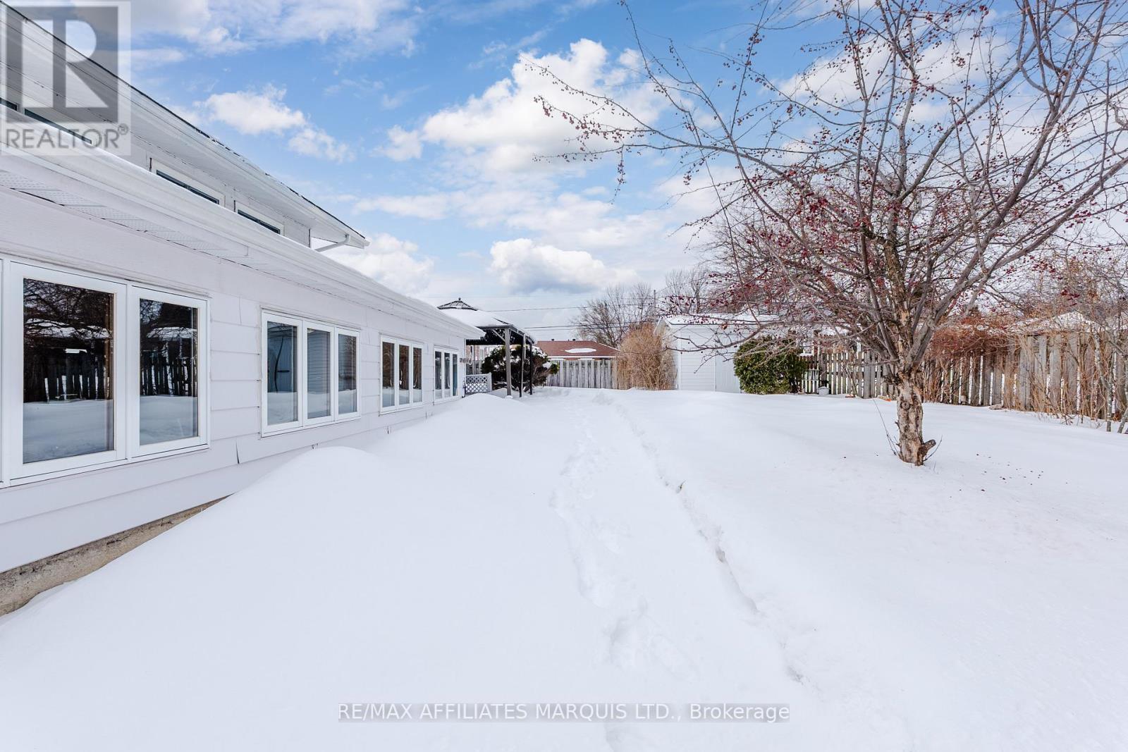 219 Pescod Avenue, Cornwall, ON - Outdoor