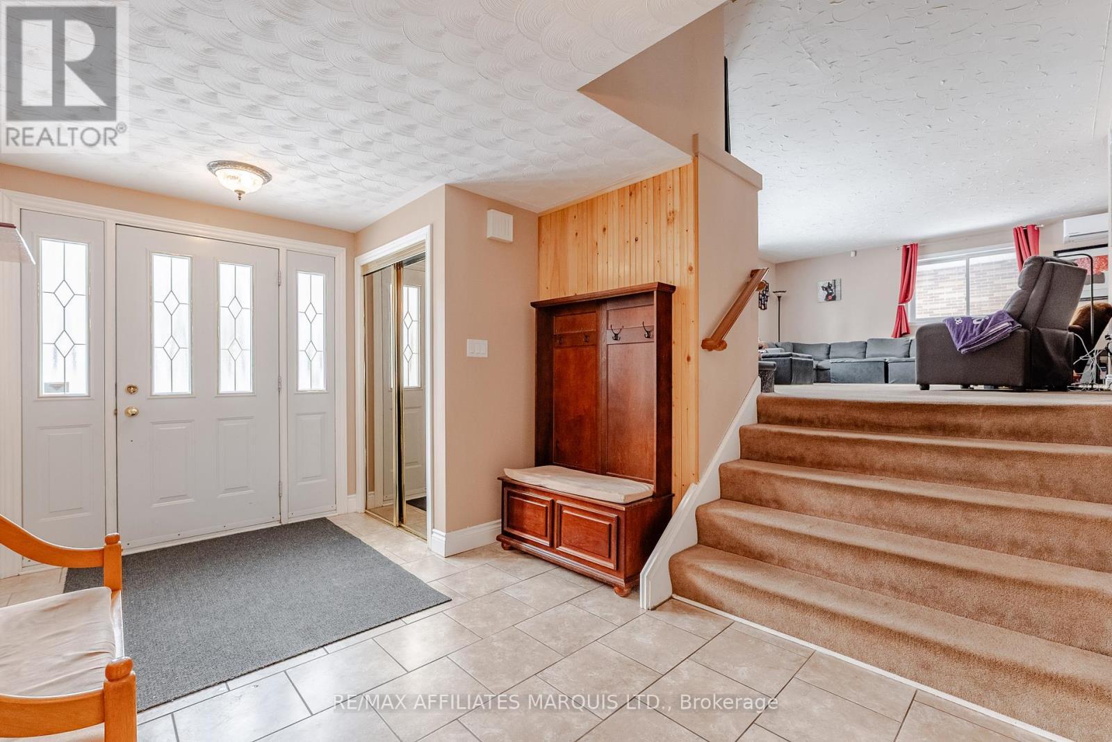 219 Pescod Avenue, Cornwall, ON - Indoor Photo Showing Other Room