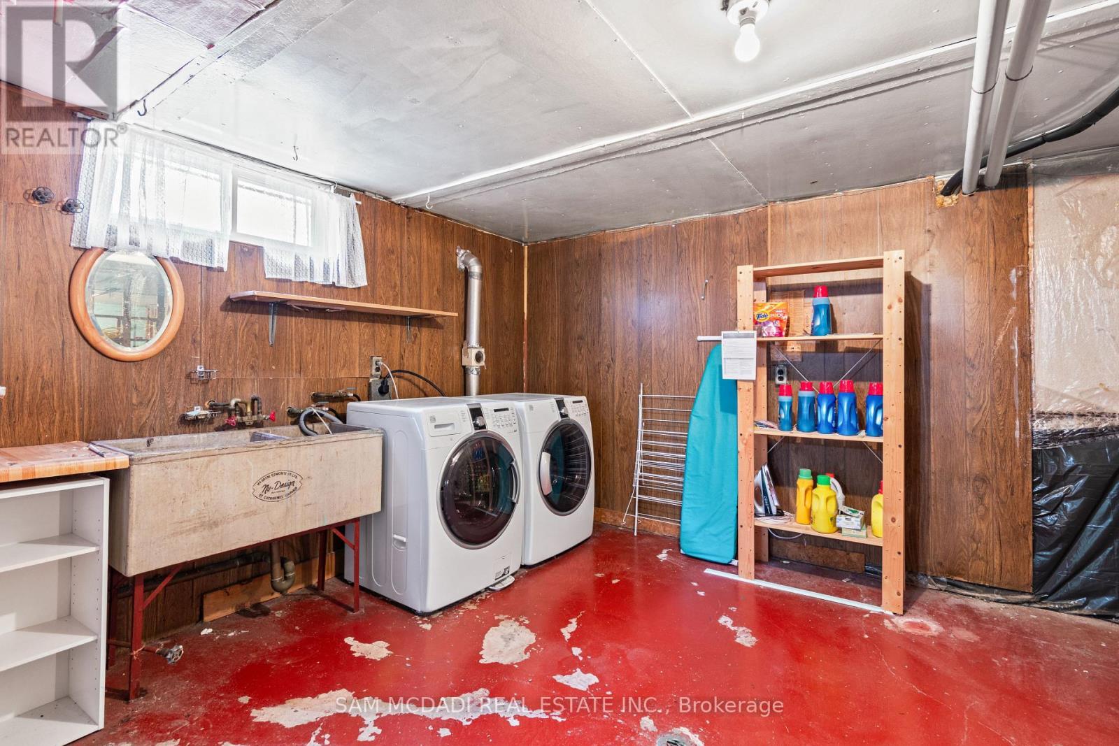 19 Secord Drive, Hamilton, ON - Indoor Photo Showing Laundry Room
