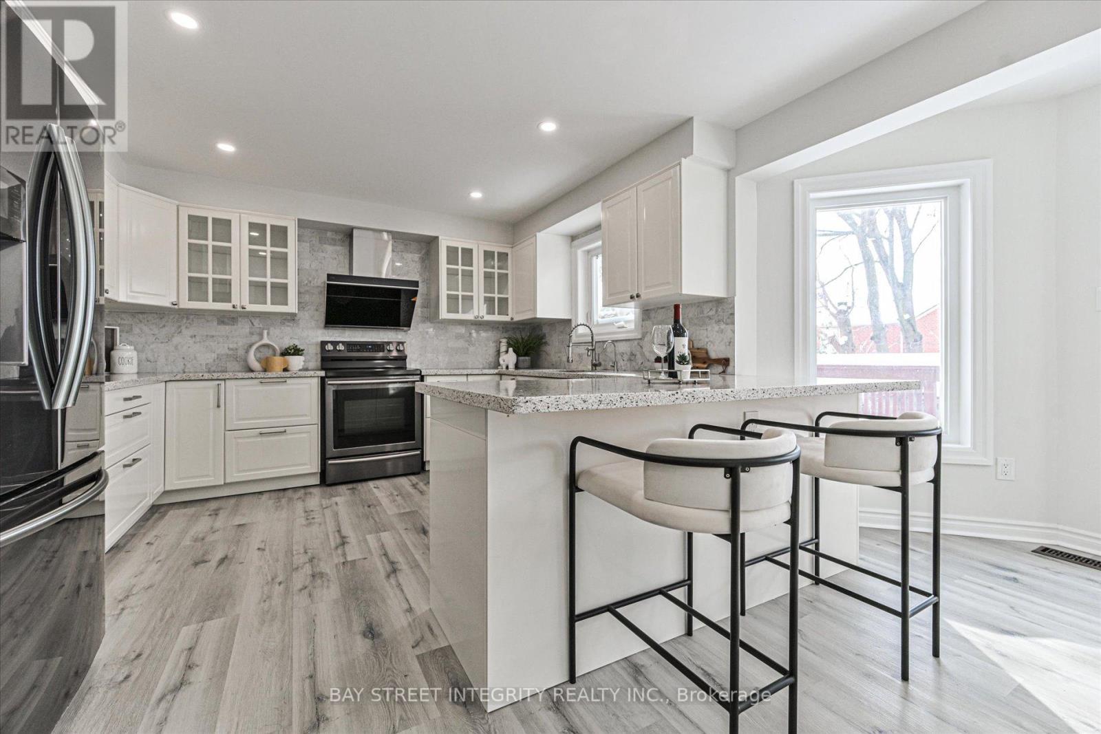 28 Carnforth Drive, Markham, ON - Indoor Photo Showing Kitchen With Stainless Steel Kitchen