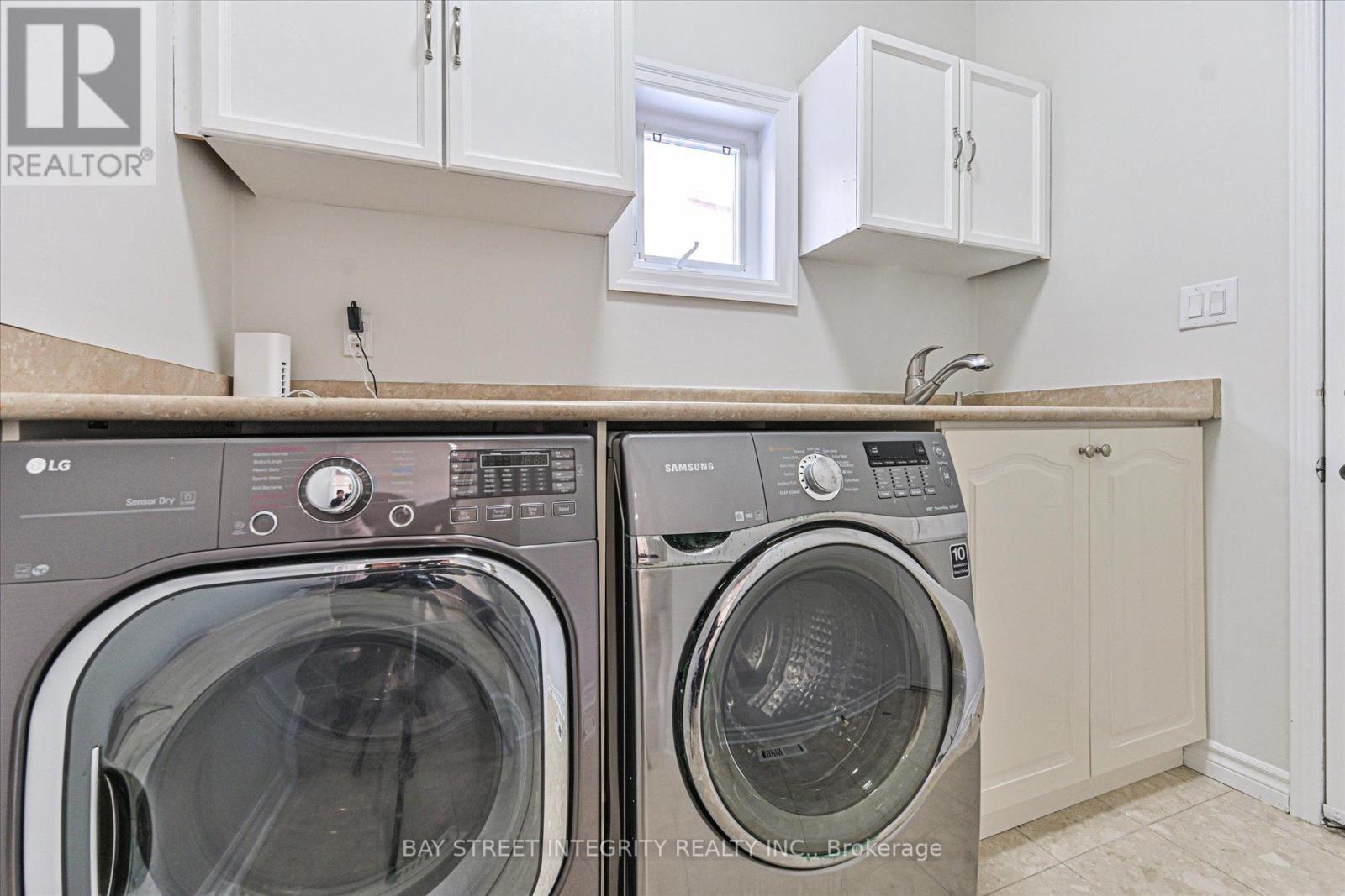 28 Carnforth Drive, Markham, ON - Indoor Photo Showing Laundry Room