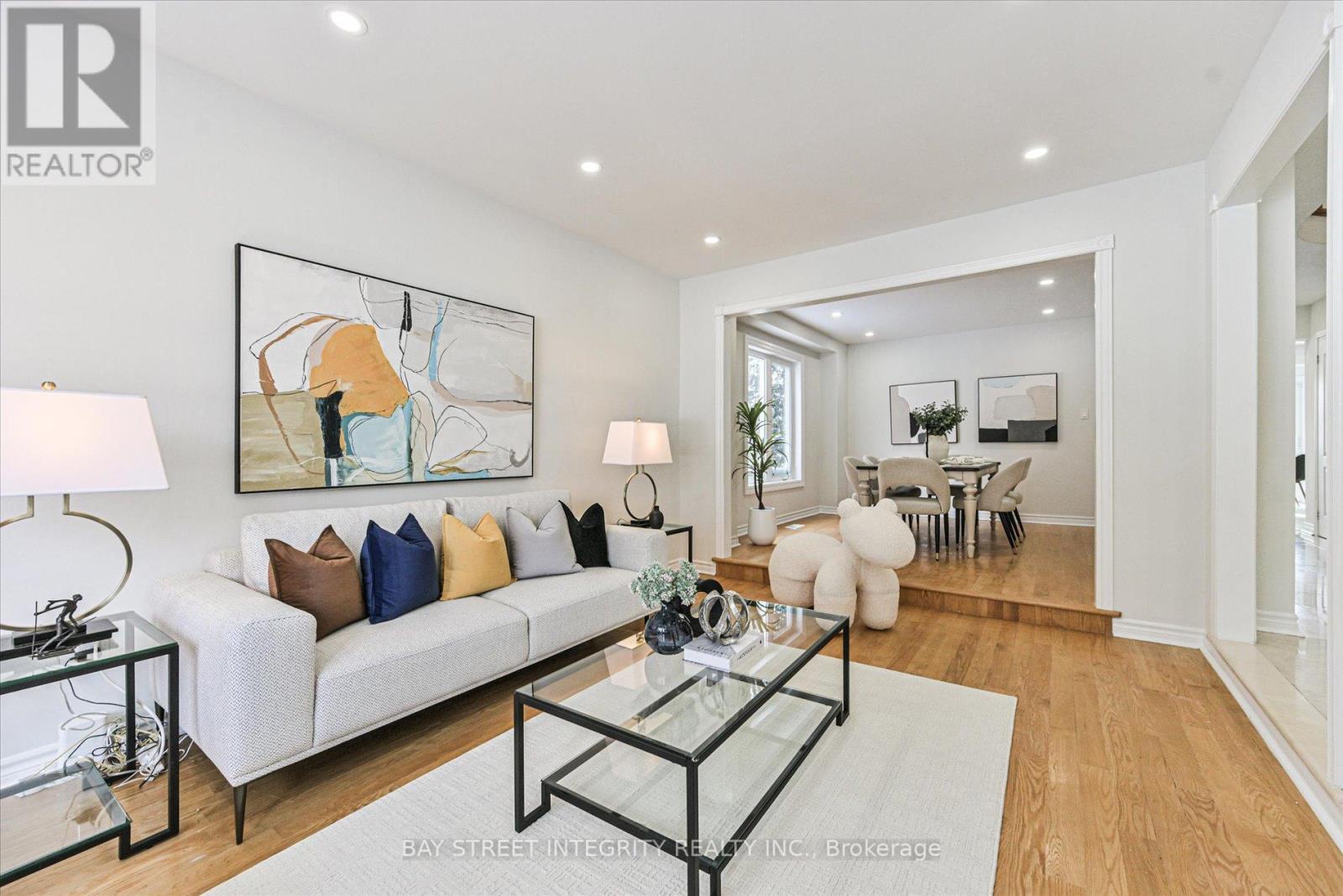 28 Carnforth Drive, Markham, ON - Indoor Photo Showing Living Room