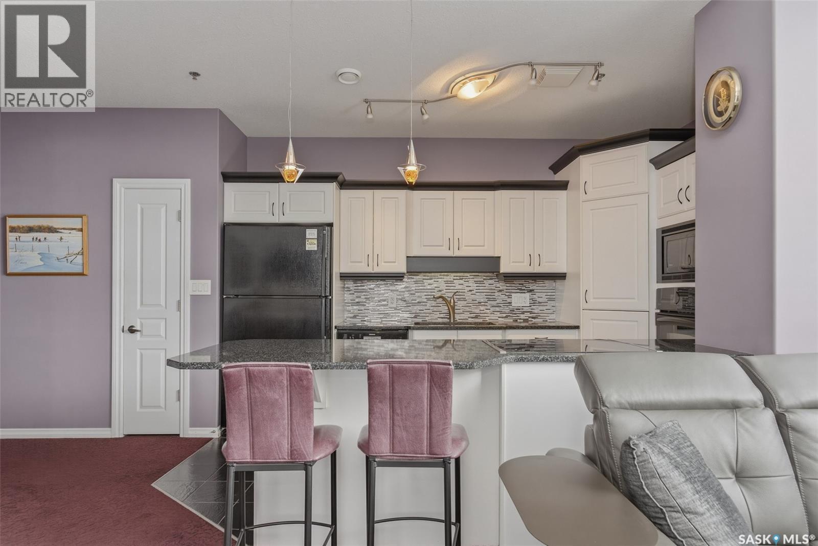 805 1901 Victoria Avenue, Regina, SK - Indoor Photo Showing Kitchen