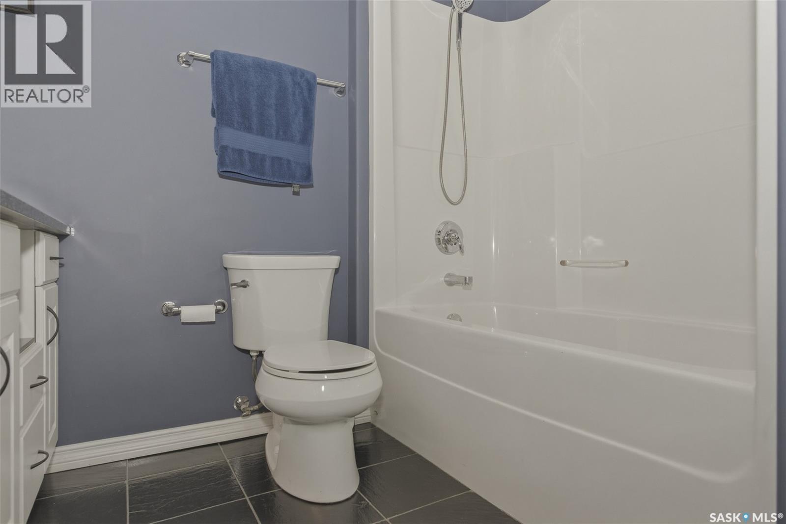 805 1901 Victoria Avenue, Regina, SK - Indoor Photo Showing Bathroom
