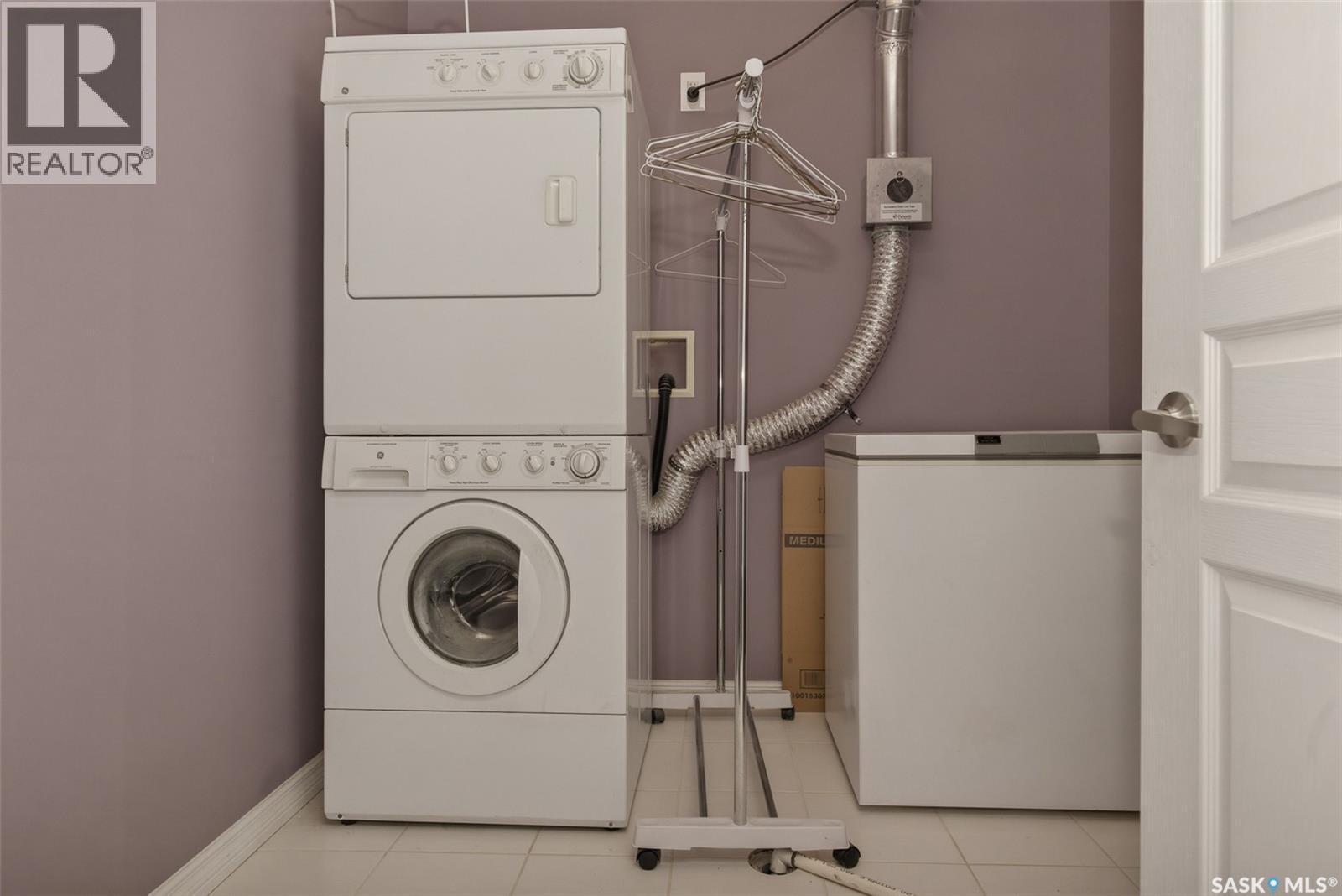 805 1901 Victoria Avenue, Regina, SK - Indoor Photo Showing Laundry Room