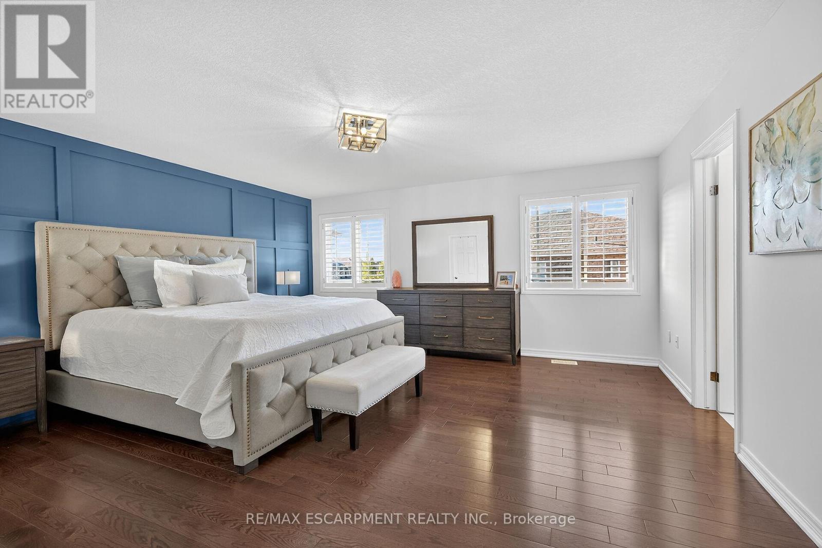 8 Chartwell Circle, Hamilton, ON - Indoor Photo Showing Bedroom
