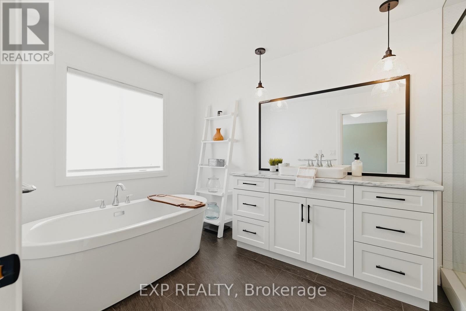 157 Ridgeview Drive, Mapleton, ON - Indoor Photo Showing Bathroom
