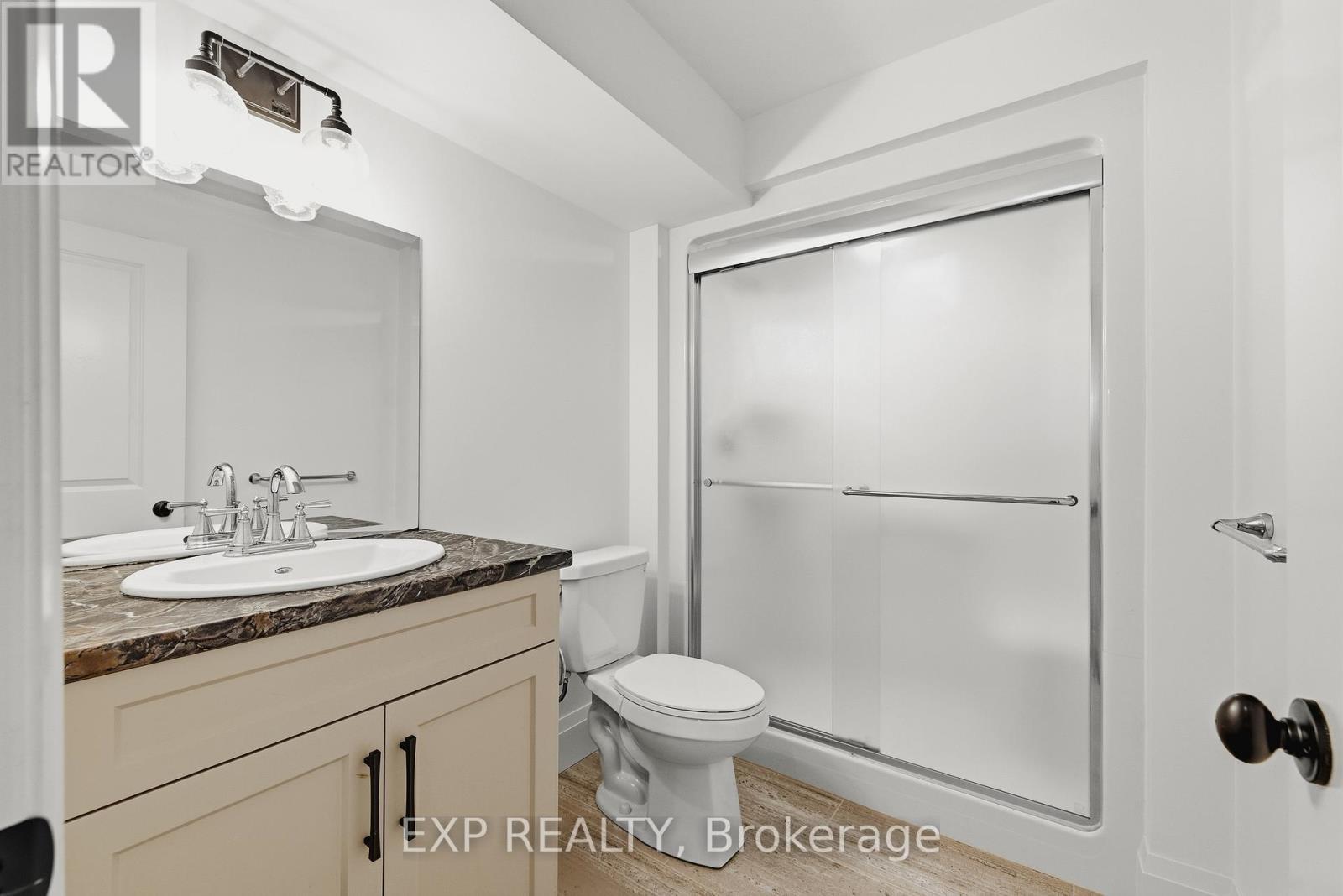 157 Ridgeview Drive, Mapleton, ON - Indoor Photo Showing Bathroom