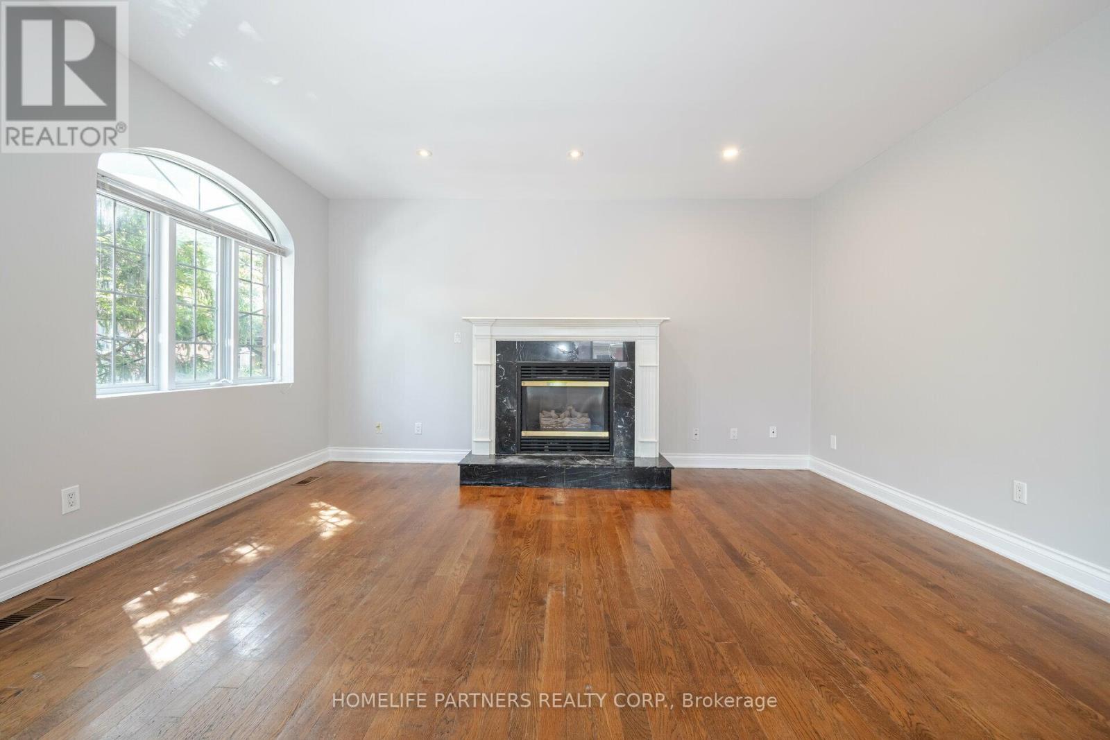 7930 Kipling Avenue, Vaughan, ON - Indoor Photo Showing Living Room With Fireplace