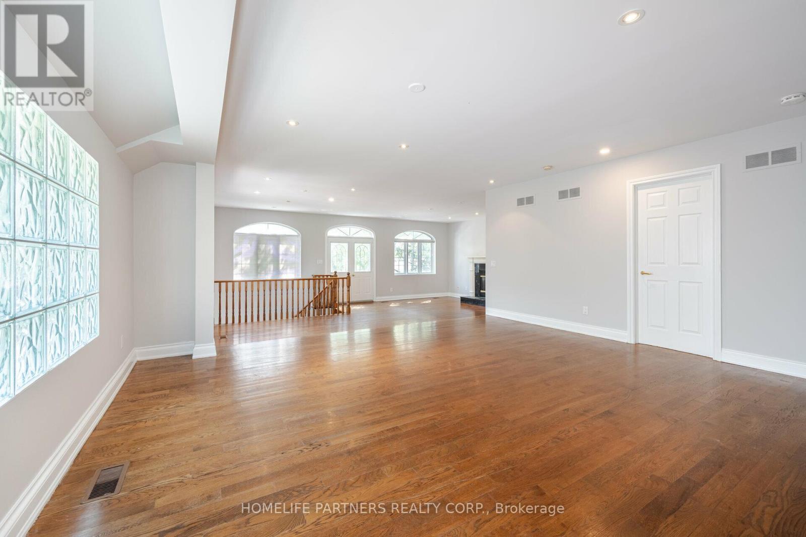 7930 Kipling Avenue, Vaughan, ON - Indoor