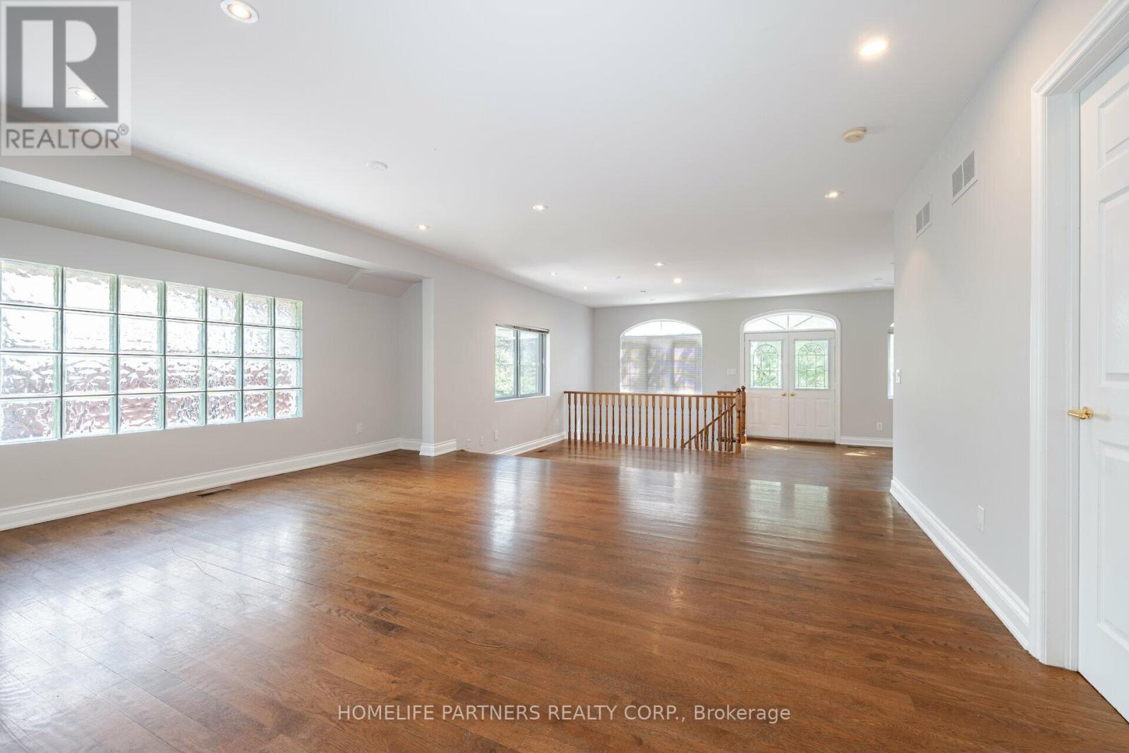 7930 Kipling Avenue, Vaughan, ON - Indoor