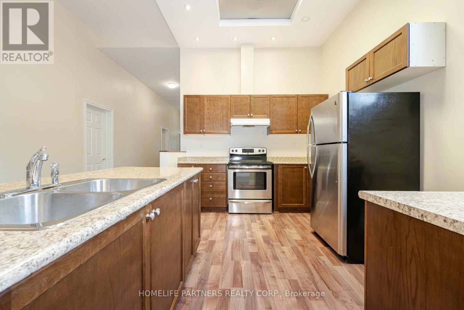 7930 Kipling Avenue, Vaughan, ON - Indoor Photo Showing Kitchen With Double Sink