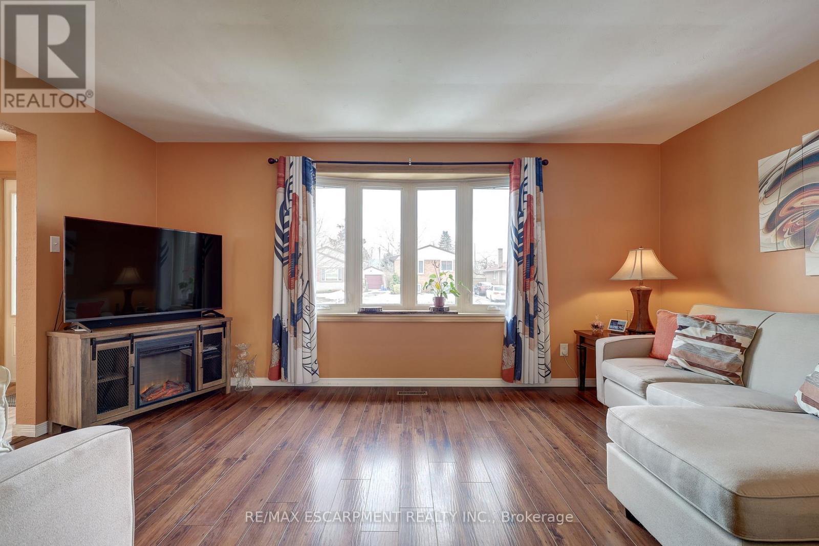 13 Rosemount Crescent, St. Thomas, ON - Indoor Photo Showing Living Room